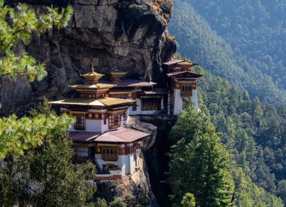 the Best Bhutan travel agency: Your Gateway to the Dragon Kingdom